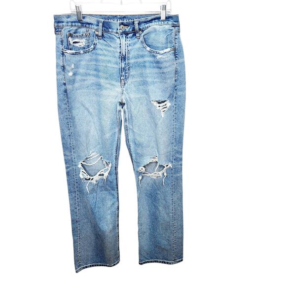 American Eagle Low Rise Baggy Straight Leg Light Wash Distressed Women's Jeans - Picture 1 of 15